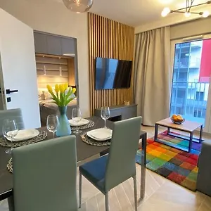 Grey House + Free Parking Апартаменты Вроцлав